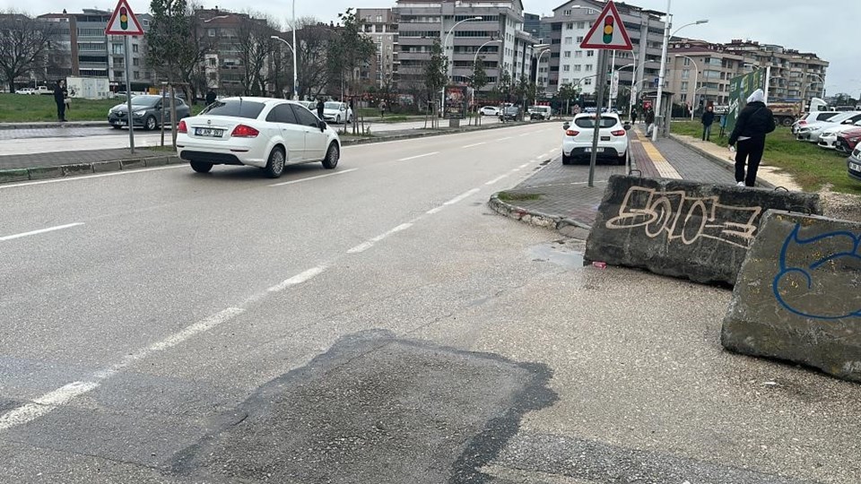 13 yaşındaki Buse kaldırımda beklerken öldü - 1