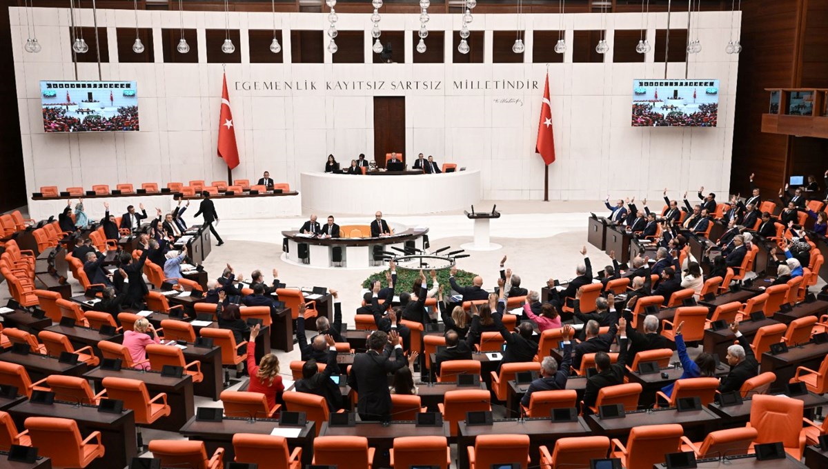 TSK personeline ilişkin kanun teklifi TBMM'de kabul edildi