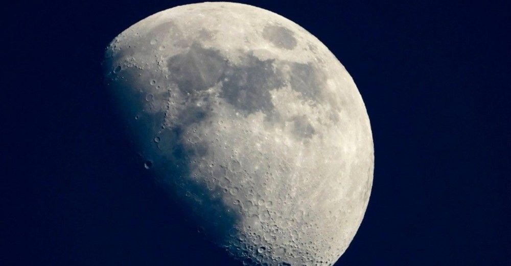 Ödüllü bilim muhabirinden ilginç iddia: Dinozorlar Ay'a NASA'dan önce ulaşmış olabilir - 3