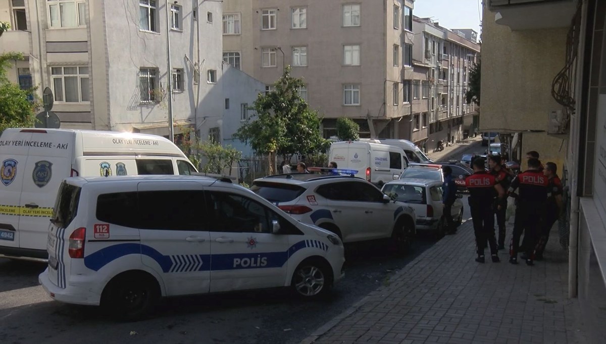 Eşini silahla vurup intihar etti Eşini silahla vurup intihar etti