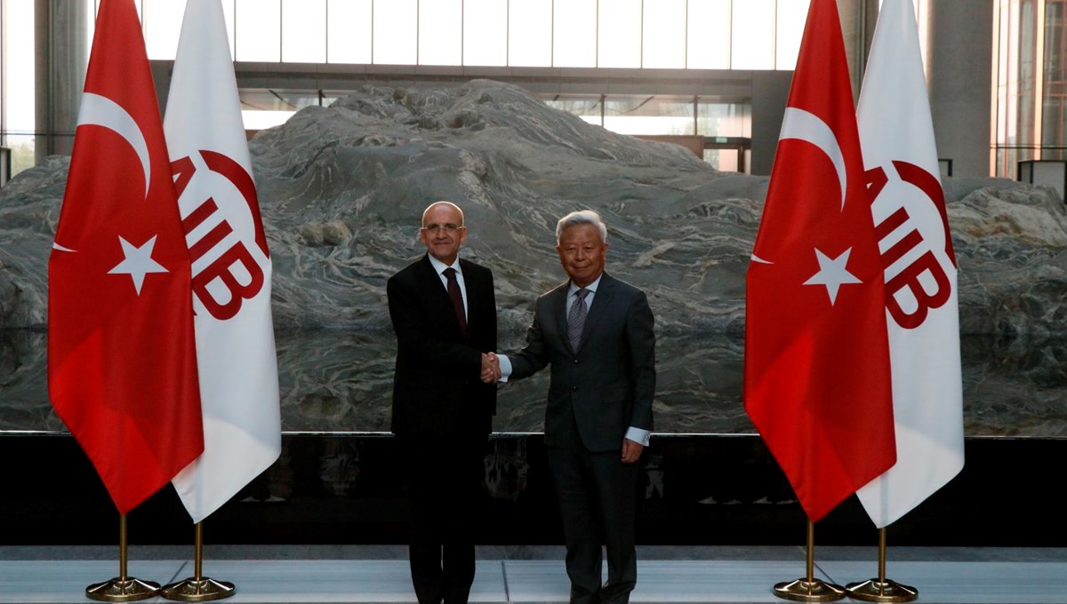Bakan Şimşek'ten Asya Altyapı Yatırım Bankası'na ziyaret Bakan Şimşek'ten Asya Altyapı Yatırım Bankası'na ziyaret