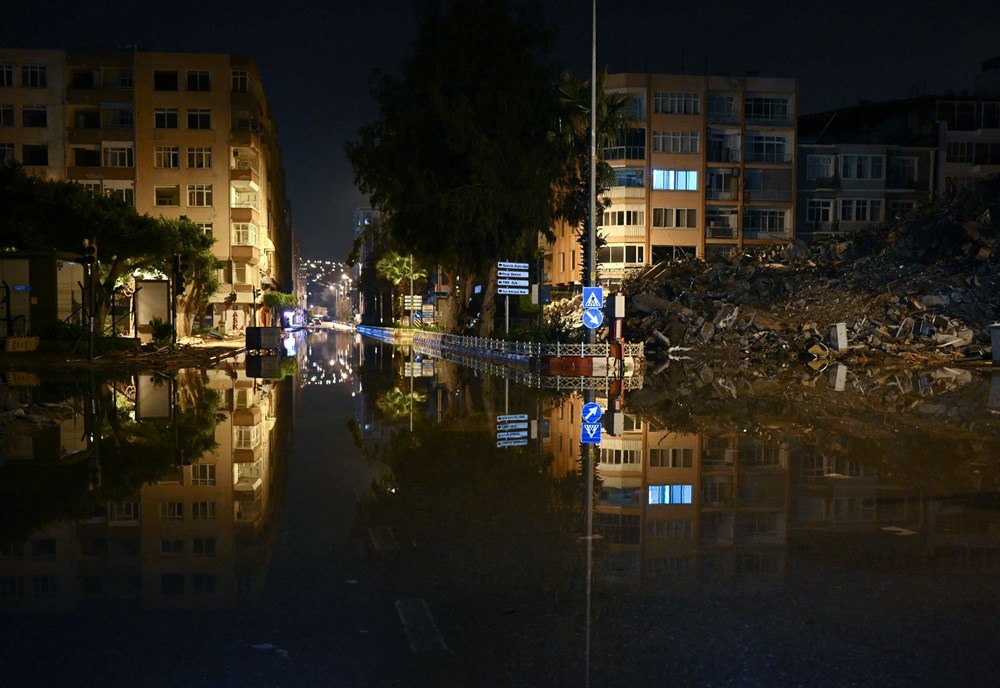 İskenderun'da deniz seviyesi yükseldi, caddeler su altına kaldı - 11