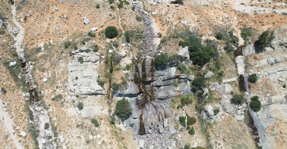 Antalya’da Akdağ eteklerindeki Uçarsu Şelalesi kurudu - 1
