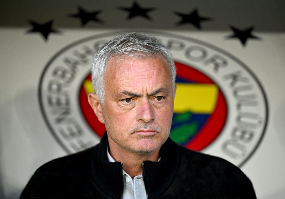 Jose Mourinho maç sonunda küplere bindi, muhabire kızdı: "Neden birebir şeyi soruyorsun?" 73