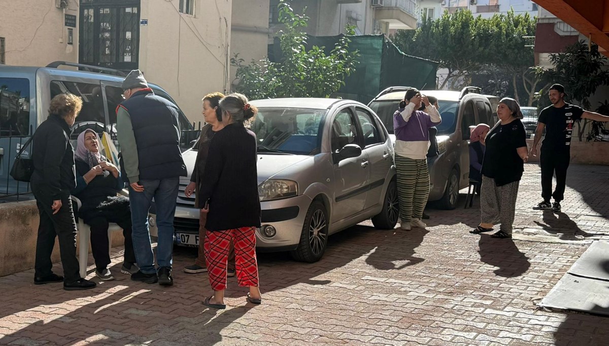 Saç spreyi kutuları patladı, yangın çıktı: Büyük bir korkuyla sokağa çıktılar