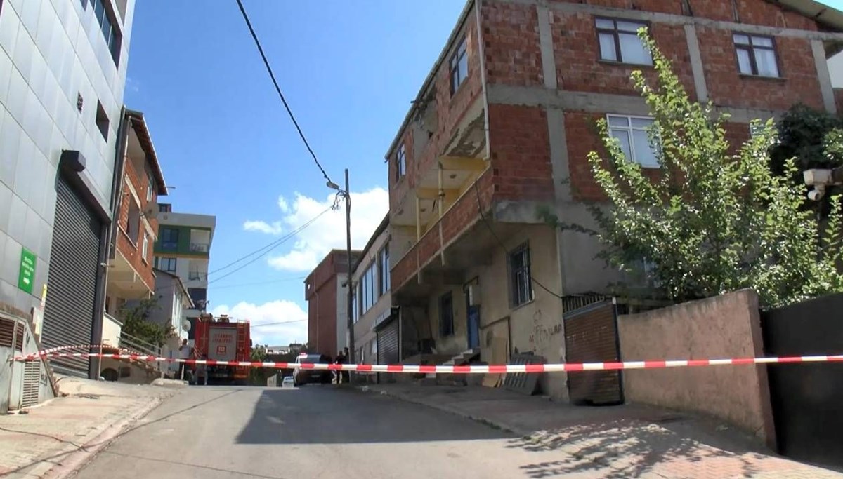 Üç katlı bina tahliye edildi