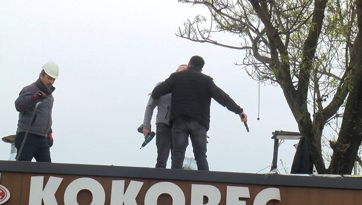 Üsküdar'da yıkımı silahıyla engelledi Üsküdar'da yıkımı silahıyla engelledi