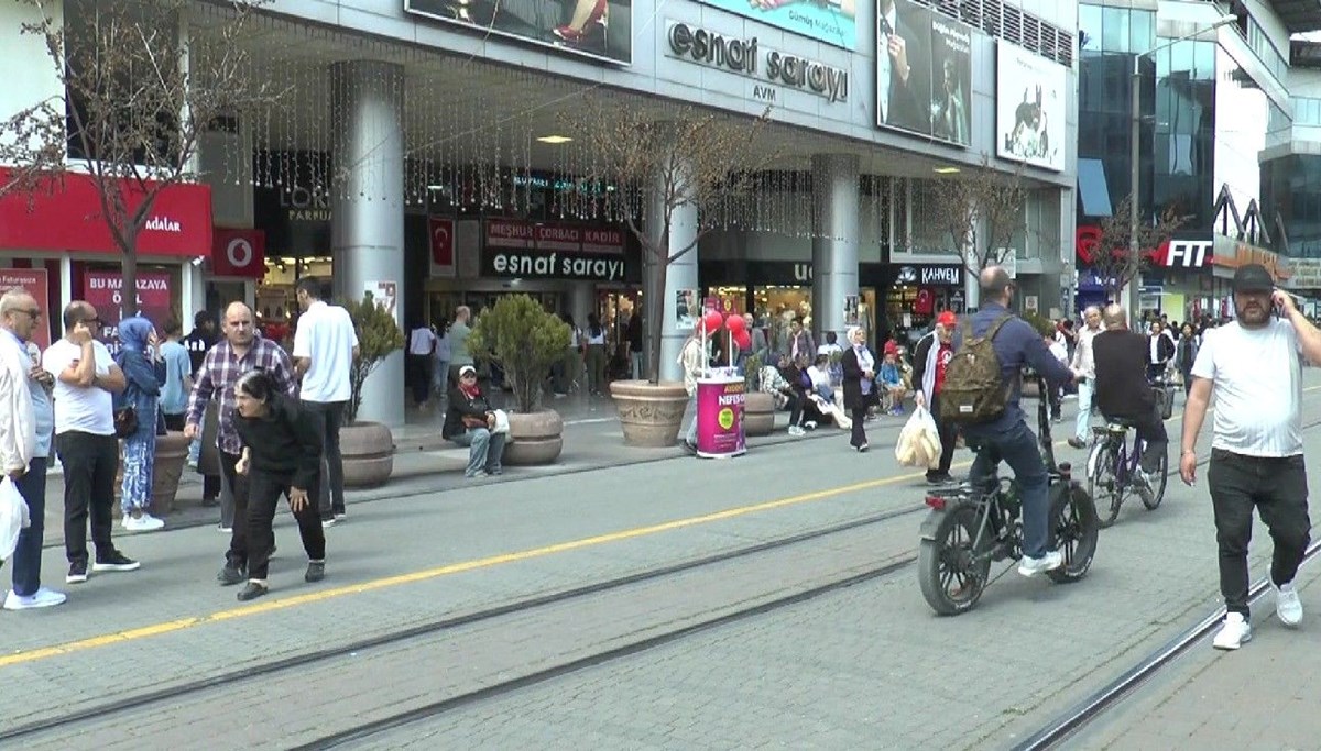 Deprem Eskişehir'de hissedildi: 