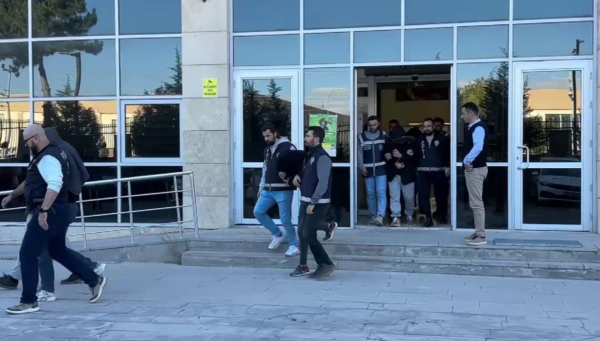 Kütahya'da fuhuş operasyonu: 3 tutuklama Kütahya'da fuhuş operasyonu: 3 tutuklama
