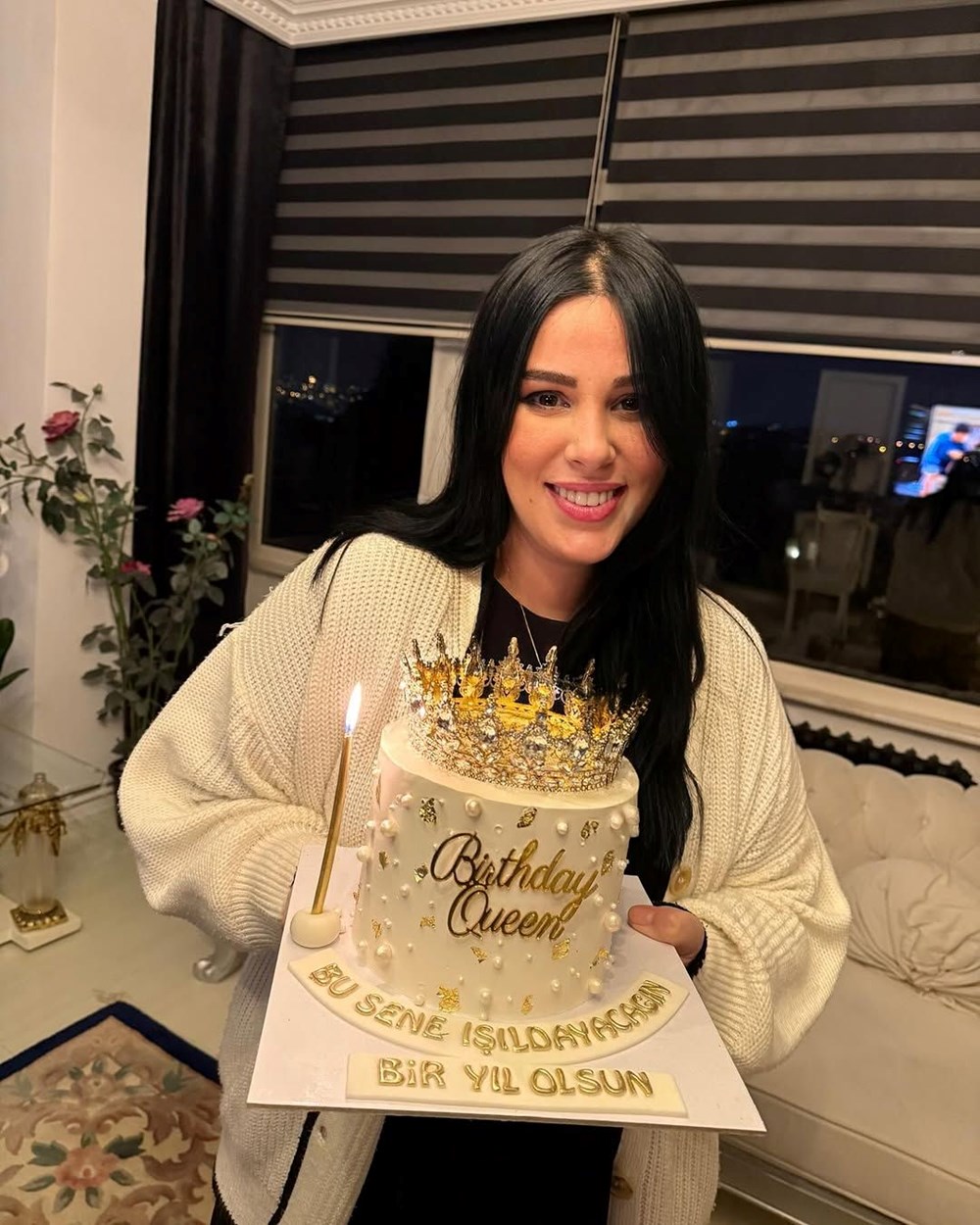 Tuğçe Tayfur'dan Kalpleri Isıtan Doğum Günü Anması: Babası Ferdi Tayfur'a Duygusal Veda 74 YgQ5ceh250S3247YB5jneA