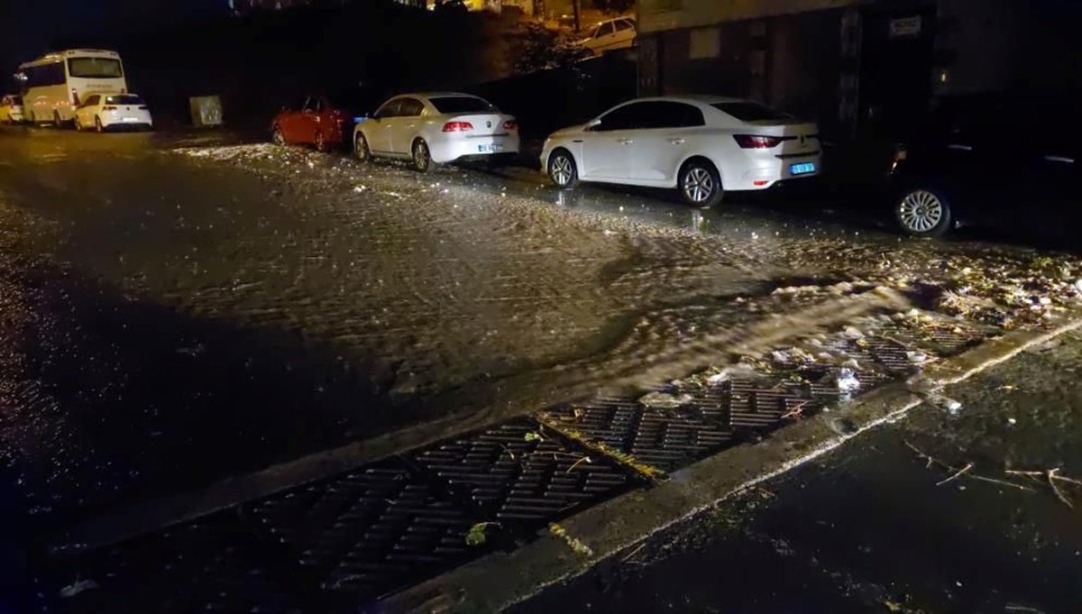 İstanbul için kuvvetli sağanak uyarısı İstanbul için kuvvetli sağanak uyarısı