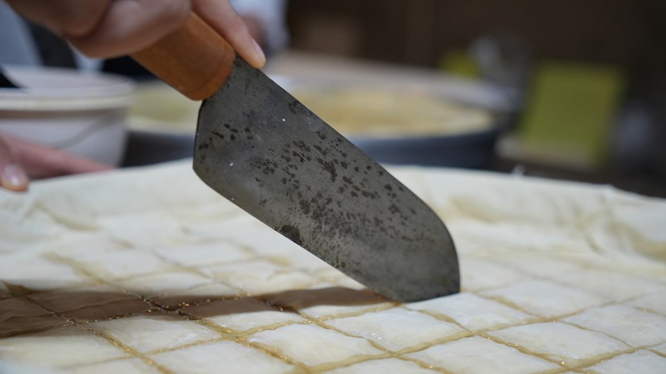 Gaziantep'in ilk ve tek kadın baklava ustası: Evde yaptığı böreklerle patron oldu - 1