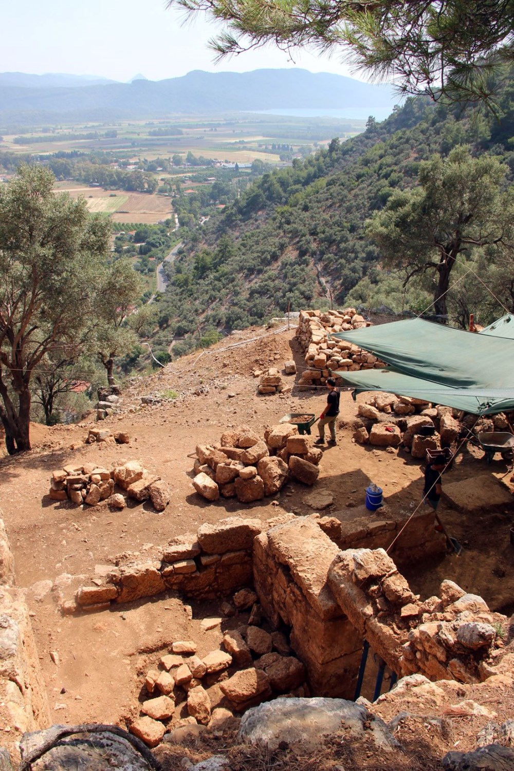 Meclis binası ve tapınak iki bin yıl sonra gün yüzüne çıktı - 3