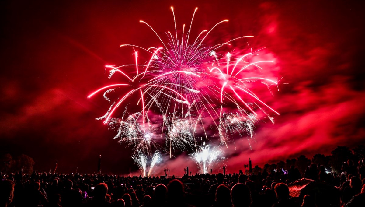 Uluslararası Havai Fişek Festivali Flammende Sterne başladı Uluslararası Havai Fişek Festivali Flammende Sterne başladı