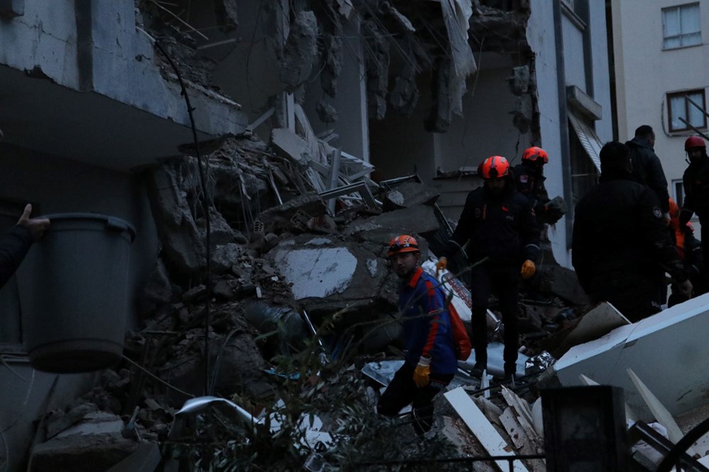 Yaşam üçgeni kurtardı! Çocuklar enkazdan böyle çıkarıldı - 17