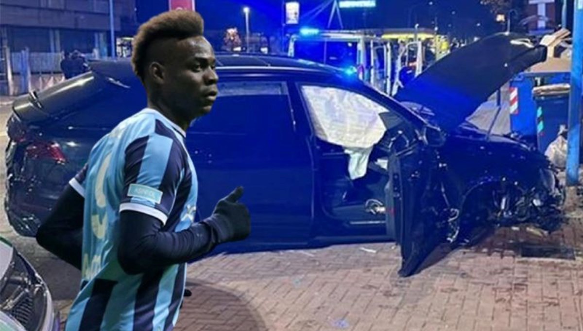 Mario Balotelli trafik kazası geçirdi: Ambulansla hastaneye götürüldü