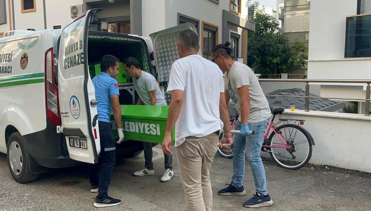 Emlakçıyı arayıp cinayet işlediğini söyledi
