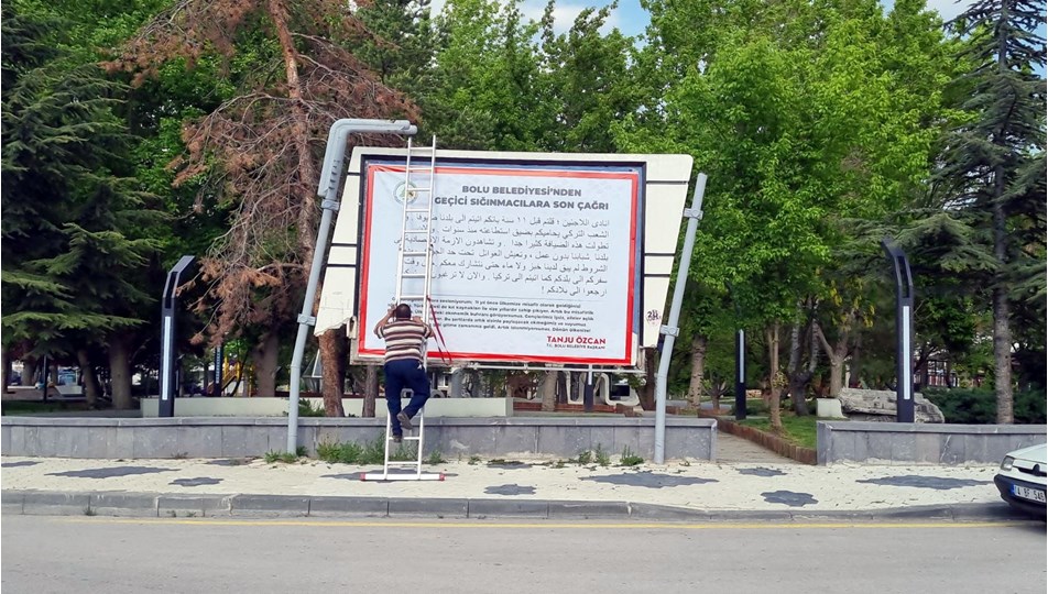 Bolu Belediyesi'nin sığınmacılarla ilgili afişine soruşturma