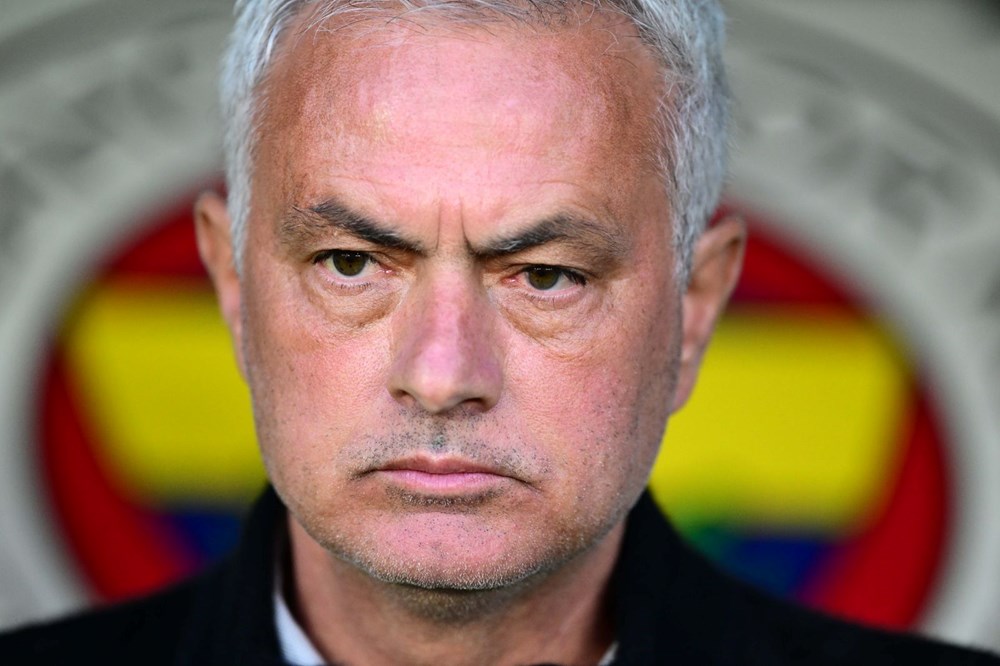 Jose Mourinho maç sonunda küplere bindi, muhabire kızdı: "Neden birebir şeyi soruyorsun?" 74 YnZOUYS6c062TlS3 9I Mw