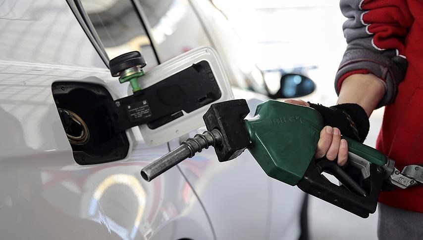 Benzine zam geldi