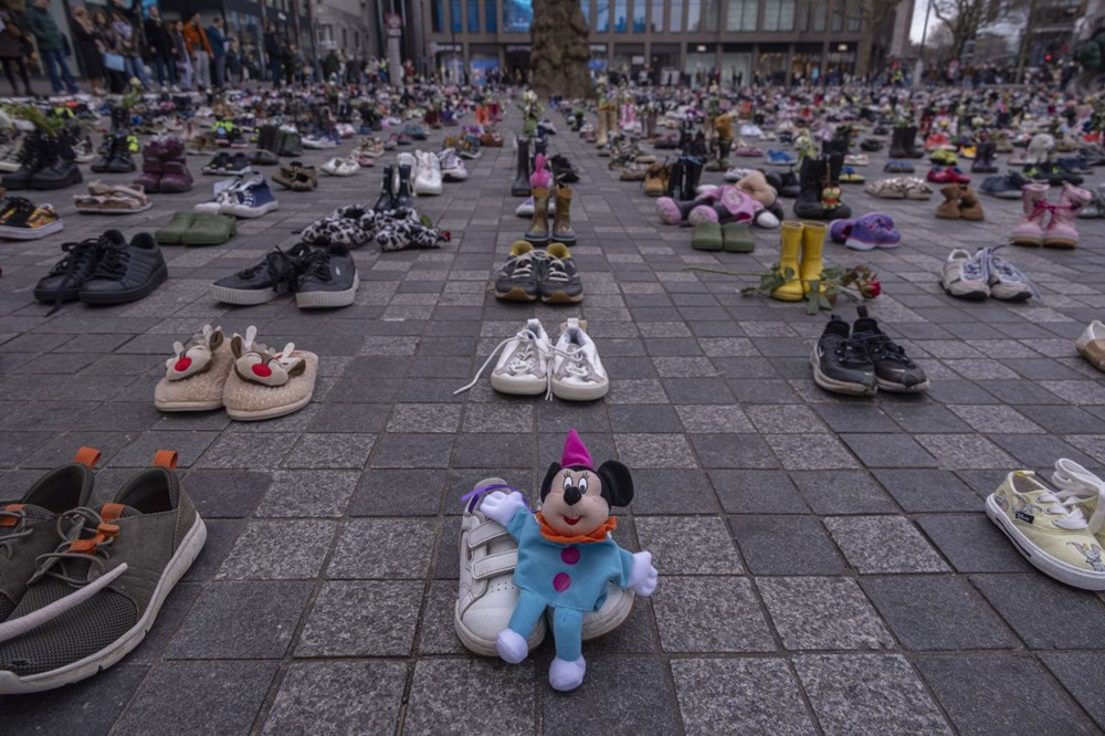 Hollanda'da Filistin'e sergisi: Meydana 14 bin çocuk ayakkabısı bırakıldı - 7