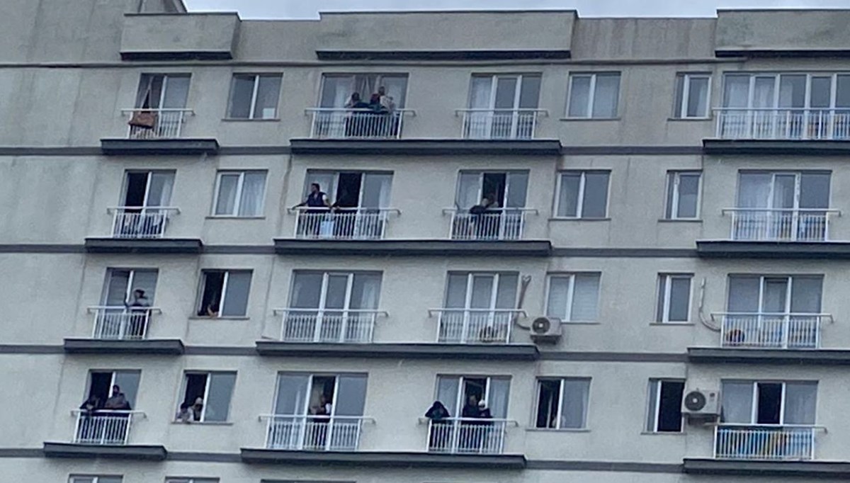 18 katlı binada yangın çıktı: Mahsur kalanlar var