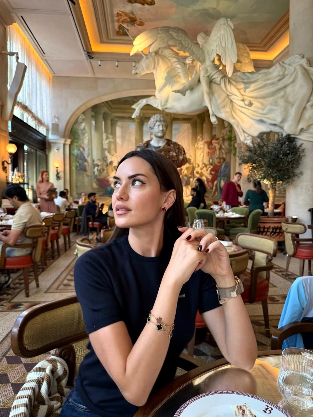 Fahriye Evcen'in Londra tatilinden yeni kareler - 4