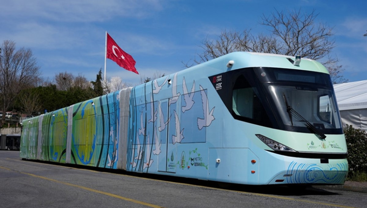 İstanbul'da elektrikli metrobüs dönemi: Test sürüşleri başladı