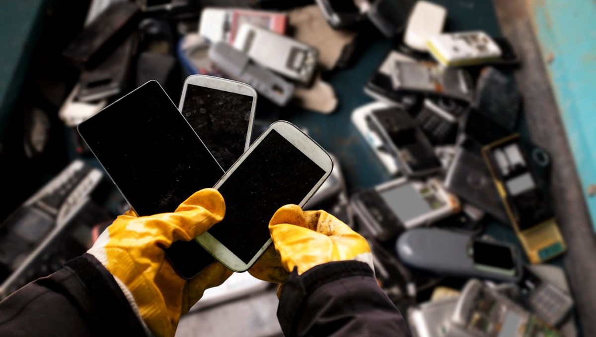 Dünyada 2022'de 5,3 milyar cep telefonunun çöpe atılacağı tahmin ediliyor