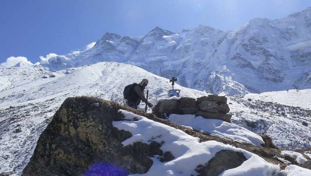 Kar körlüğü yaşayan dağcı Nanga Parbat Dağı'nda mahsur kaldı