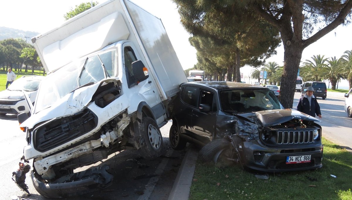 İstanbul’da sahil yolunu kilitleyen kaza: 1 yaralı