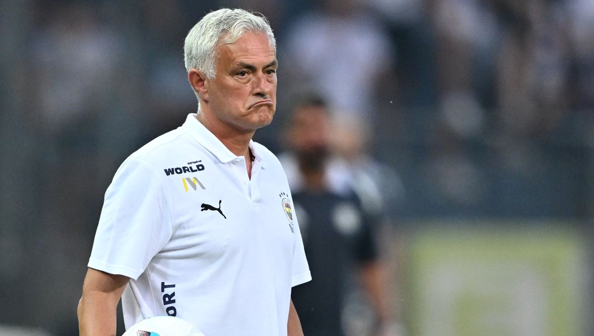 Jose Mourinho Lille 11'ini şekillendiriyor: Saint-Maximin kararı Jose Mourinho Lille 11'ini şekillendiriyor: Saint-Maximin kararı