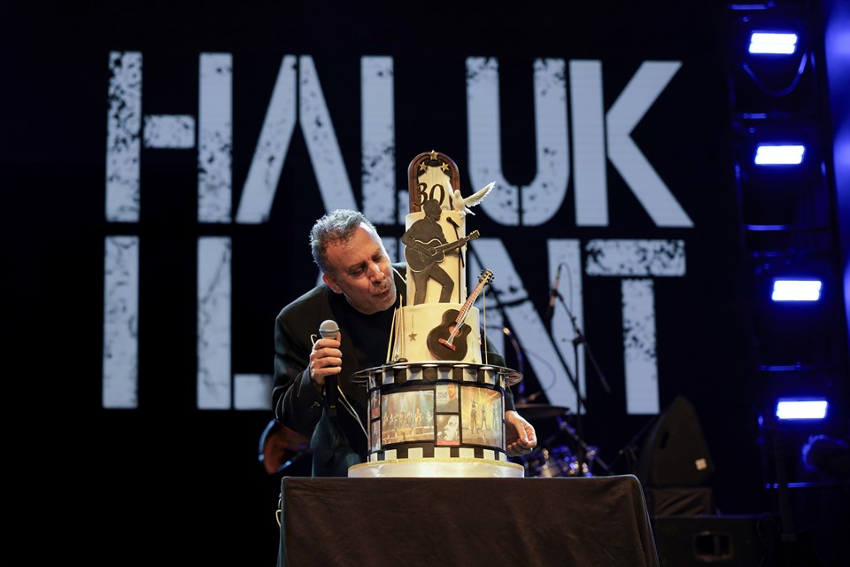 Haluk Levent 30'uncu sanat yılını sahnede kutladı - 1