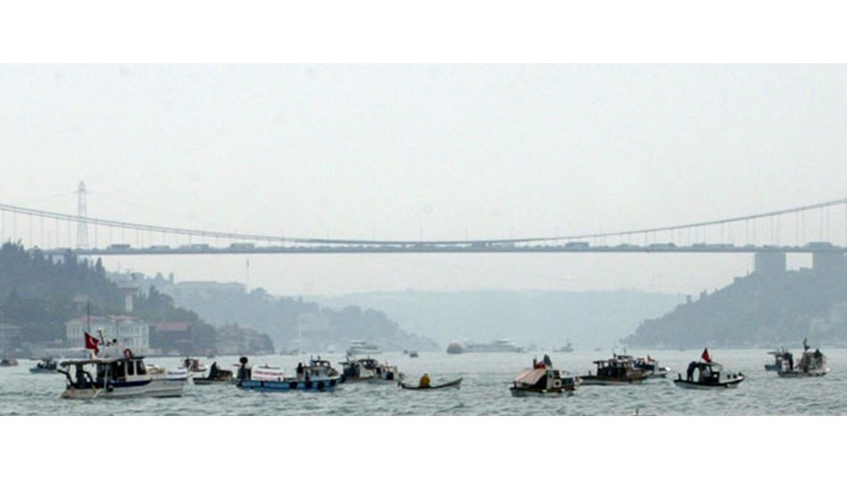 Boğaz'da gürültü yapan teknelere susturucu