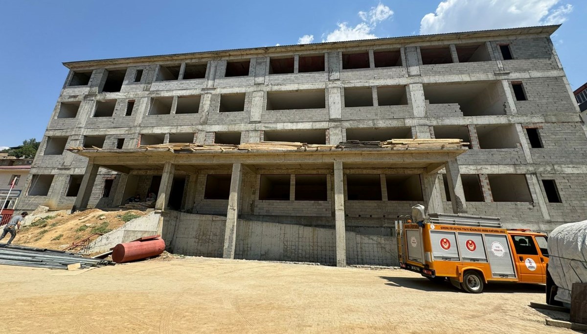 Okul inşaatında feci ölüm: Bekçi asansör boşluğuna düştü