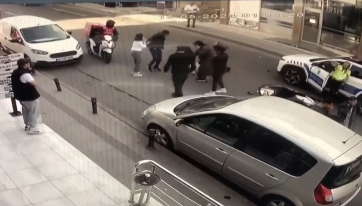 Ataşehir'de motokuryenin çarptığı yaya ağır yaralandı Ataşehir'de motokuryenin çarptığı yaya ağır yaralandı