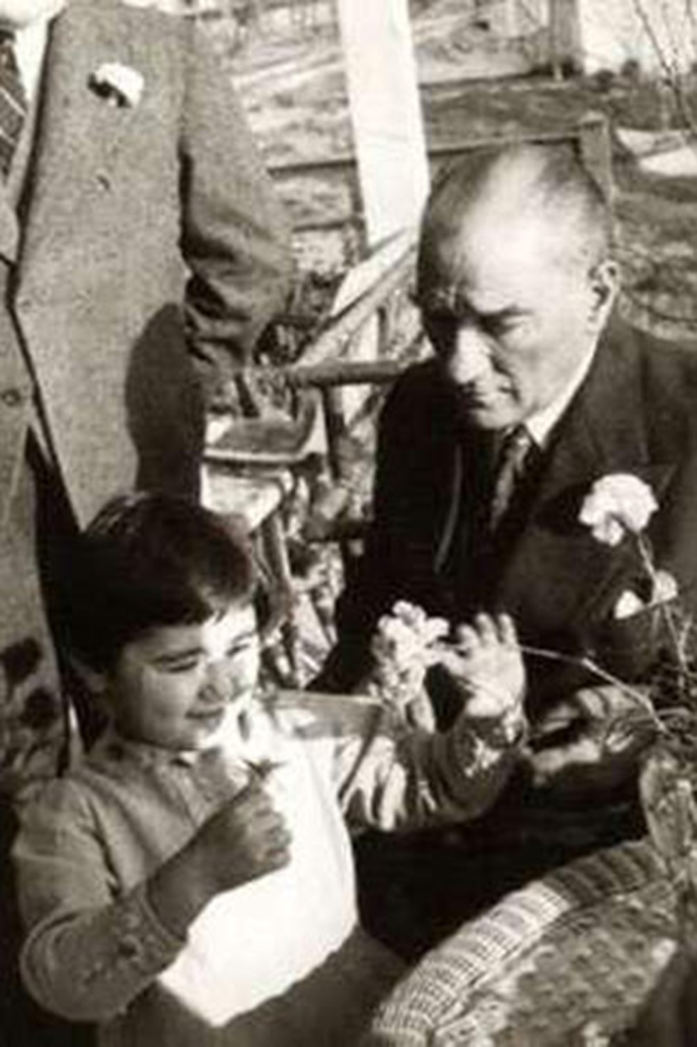Atatürk'ün çocuk sevgisi - 32