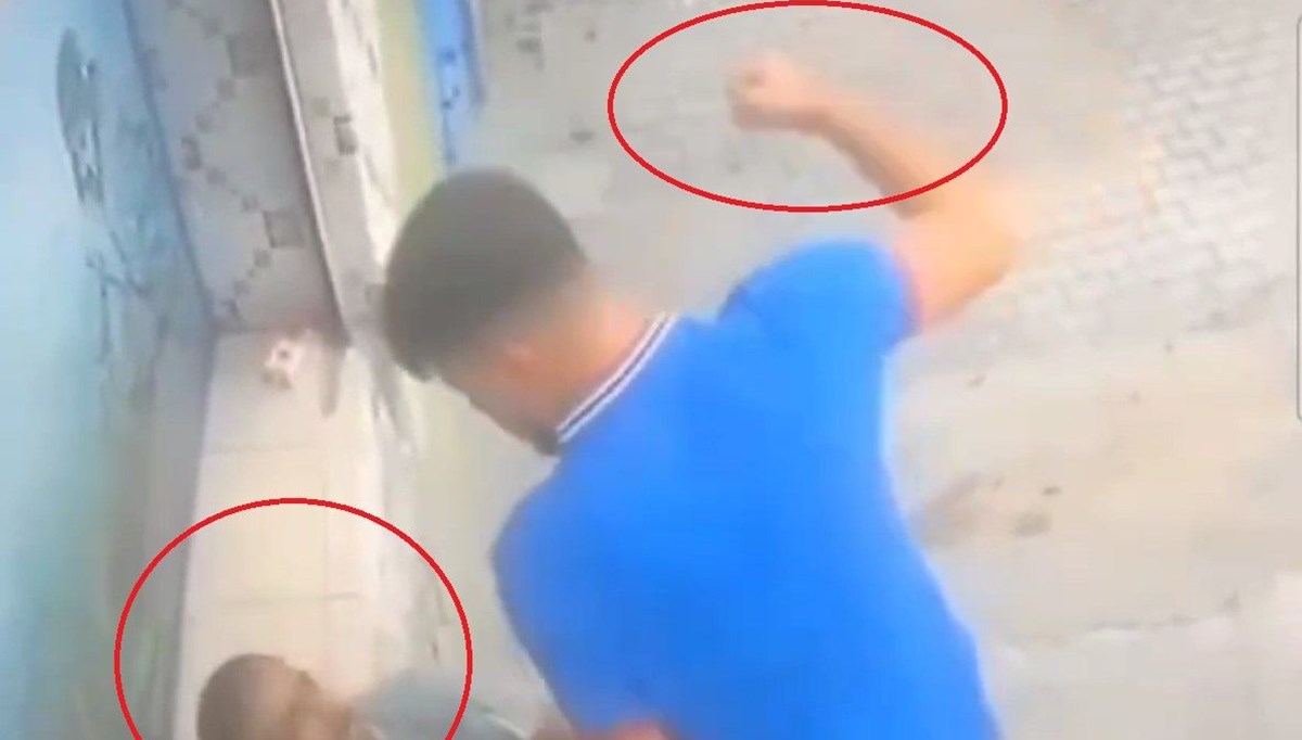 Sokak ortasında kadına şiddet | Saldırganı etkisiz hale getiren genç: Dersini alsın diye ben de ona vurdum Sokak ortasında kadına şiddet | Saldırganı etkisiz hale getiren genç: Dersini alsın diye ben de ona vurdum