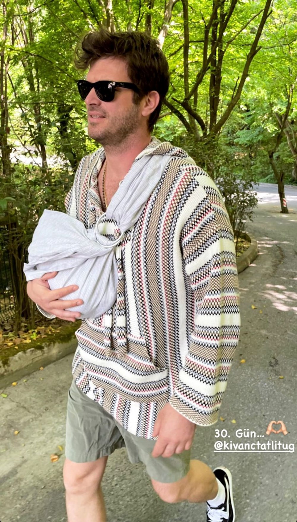 Kıvanç Tatlıtuğ oğlu Kurt Efe'yle poz verdi - 3