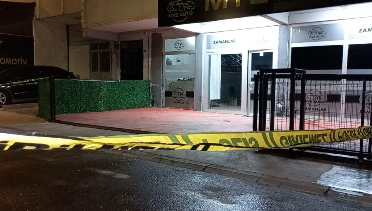 Kocaeli'de oto galeriye silahlı saldırı Kocaeli'de oto galeriye silahlı saldırı