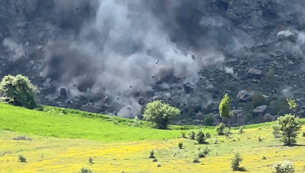 Giresun'da heyelan: Espiye-Ericek yolu ulaşıma kapandı