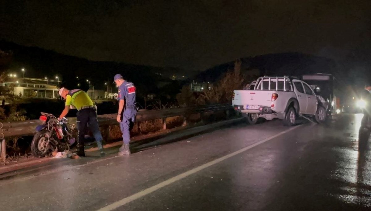 İzmir’de pikap ile elektrikli bisiklet çarpıştı: 1 ölü İzmir’de pikap ile elektrikli bisiklet çarpıştı: 1 ölü