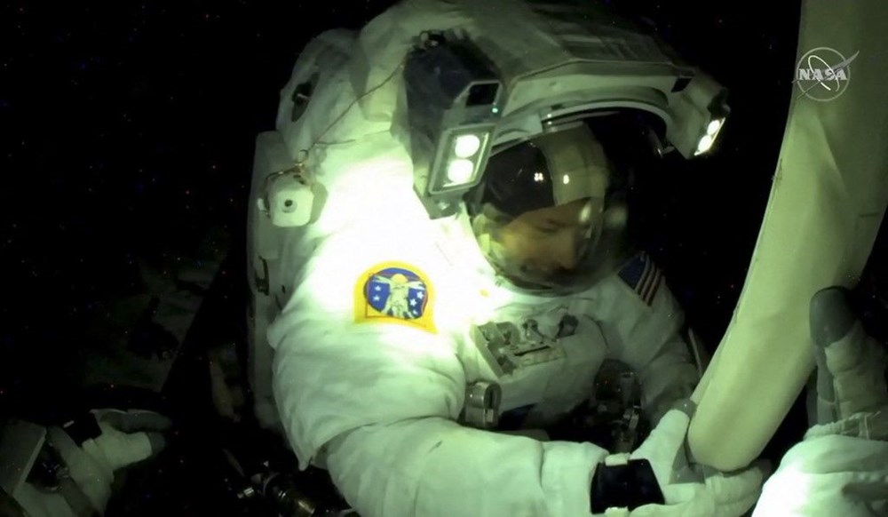 Astronotların 6 saatlik uzay yürüyüşü tamamlandı: Nefes kesen kareler - 16