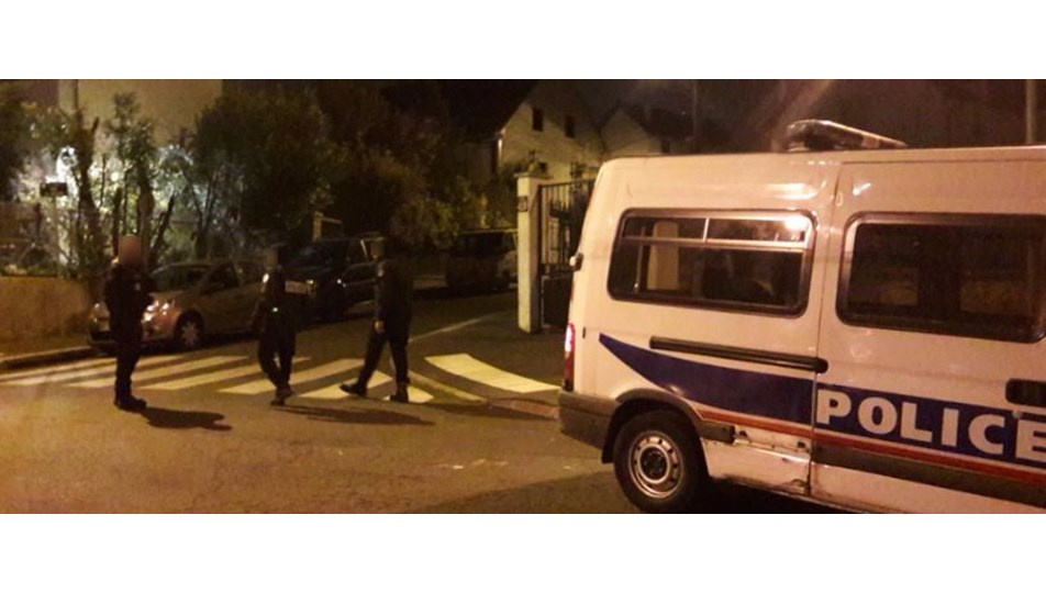 Paris'te polis memuru 3 kişiyi öldürdü
