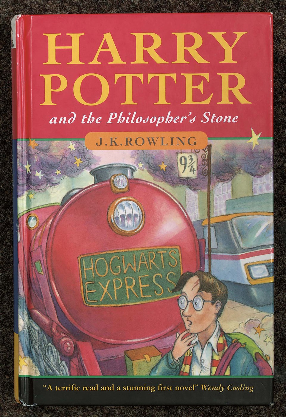 Harry Potter ve Felsefe Taşı'nın ilk baskısı 28 bin sterline satıldı - 1