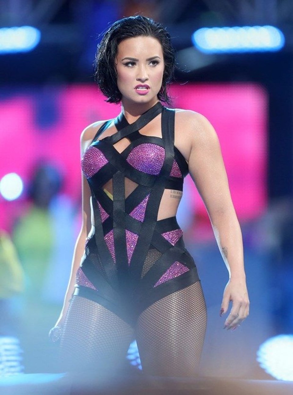 Demi Lovato: 'Uzaylı' terimi dünya dışı varlıklar için aşağılayıcı - 1