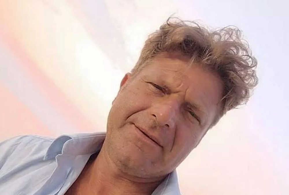 Yediği sandviç sonu oldu: 52 yaşındaki müzisyen hayatını kaybetti - 1