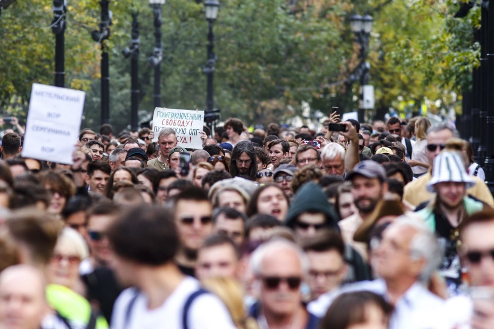 Rusya'da seçim protestoları devam ediyor - 1