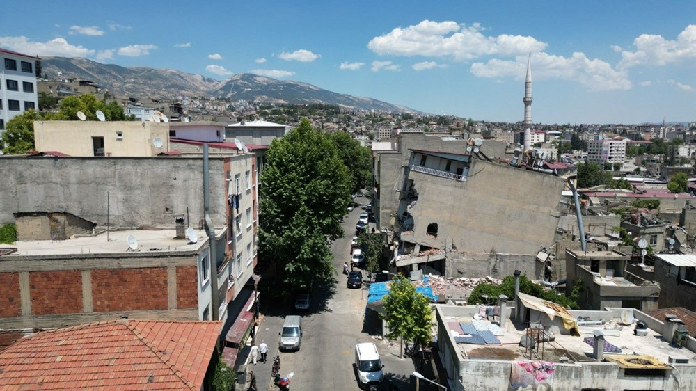 Depremde eğilen bina risk yaratıyor - 5