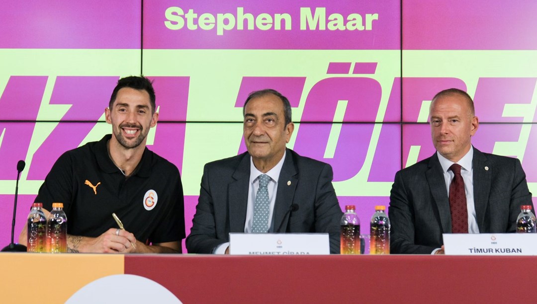 Galatasaray Voleybol Takımı'ndan imza töreni